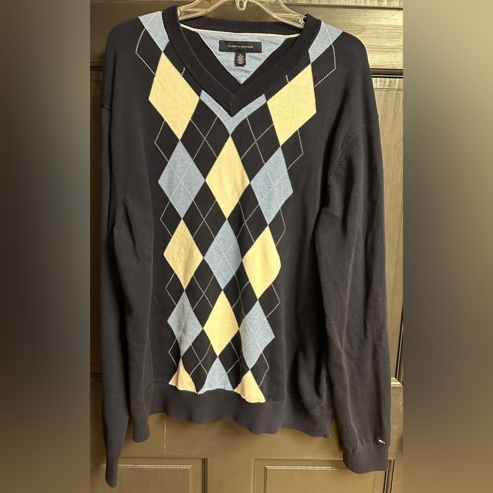 Tommy Hilfiger V-Neck Navy Blue, Light Blue & White Argyle Sweater Men’s Size XL
